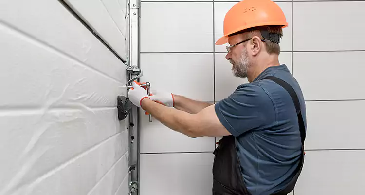 Emergency Garage Door Repair in Pensacola, FL