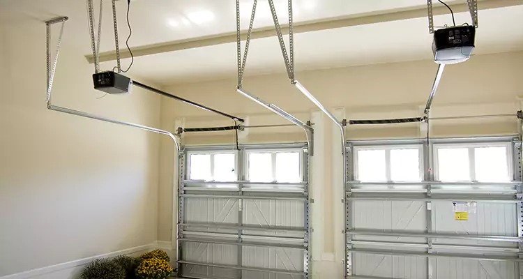 Residential Emergency Garage Door Repair in Pensacola, FL