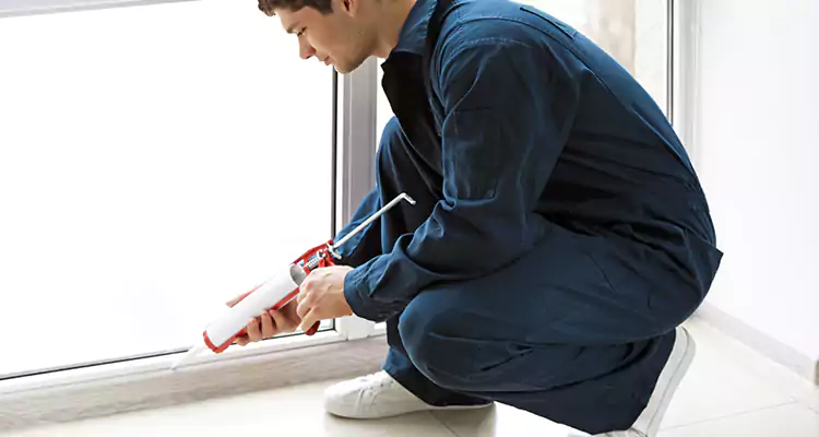 Window Glass Caulk Repair in Pensacola, FL